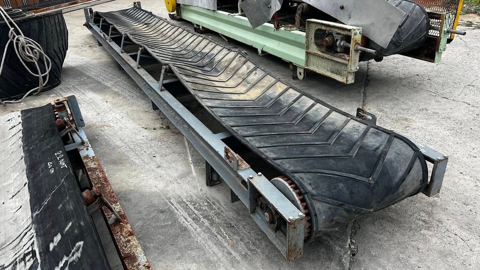 สายพานลำเลียง(CONVEYOR)380V เข้ามา 3 ตัว สายพานลำเลียง(CONVEYOR)380V เข้ามา 3 ตัว