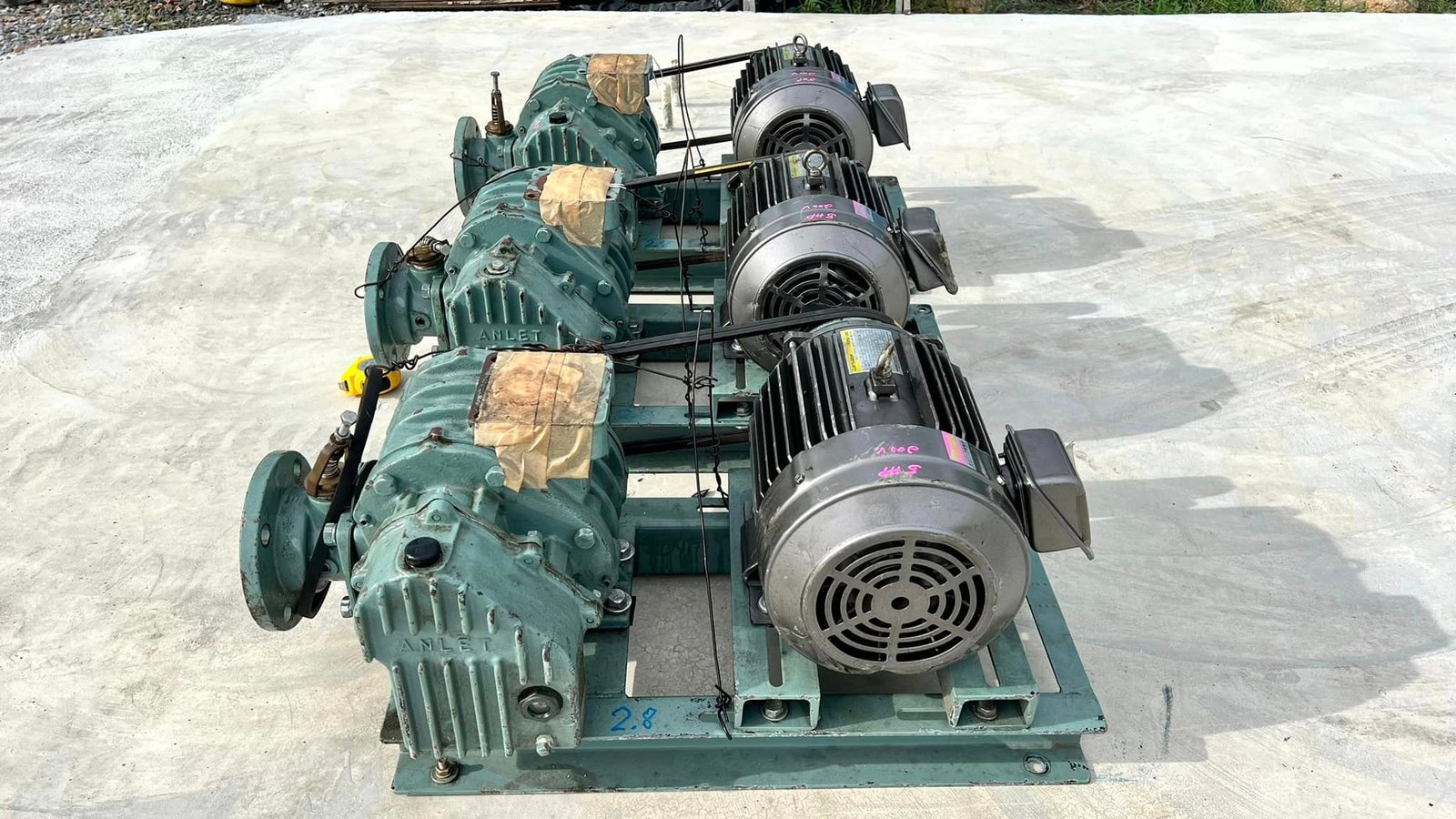เหลือ 2 ชุด รูทโบลเวอร์อัดอากาศเก่าญี่ปุ่น ANLET JAPAN รุ่น BE 65 (2.5") มอเตอร์ Mitsubishi 5 HP 200
