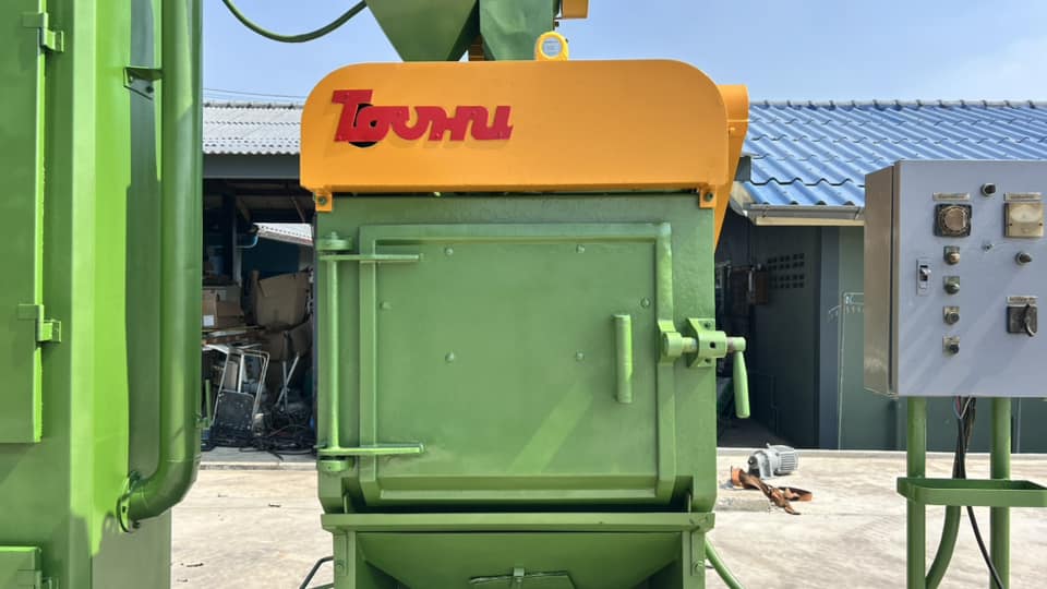 เครื่องยิงทรายแบบสายพานกลิ้ง(Shot_Blasting) TOCHU พร้อมอุปกรณ์ต่อร่วมครบเซ็ท ระบบไฟ 380Vพร้อมใช้ เครื่องยิงทรายแบบสายพานกลิ้ง(Shot_Blasting) TOCHU พร้อมอุปกรณ์ต่อร่วมครบเซ็ท ระบบไฟ 380Vพร้อมใช้