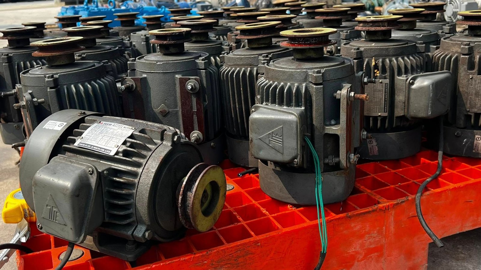 มอเตอร์ไฟฟ้ากำลัง TECO ขนาด 1_2 HP  4 P 380V สภาพสวยพร้อมใช้