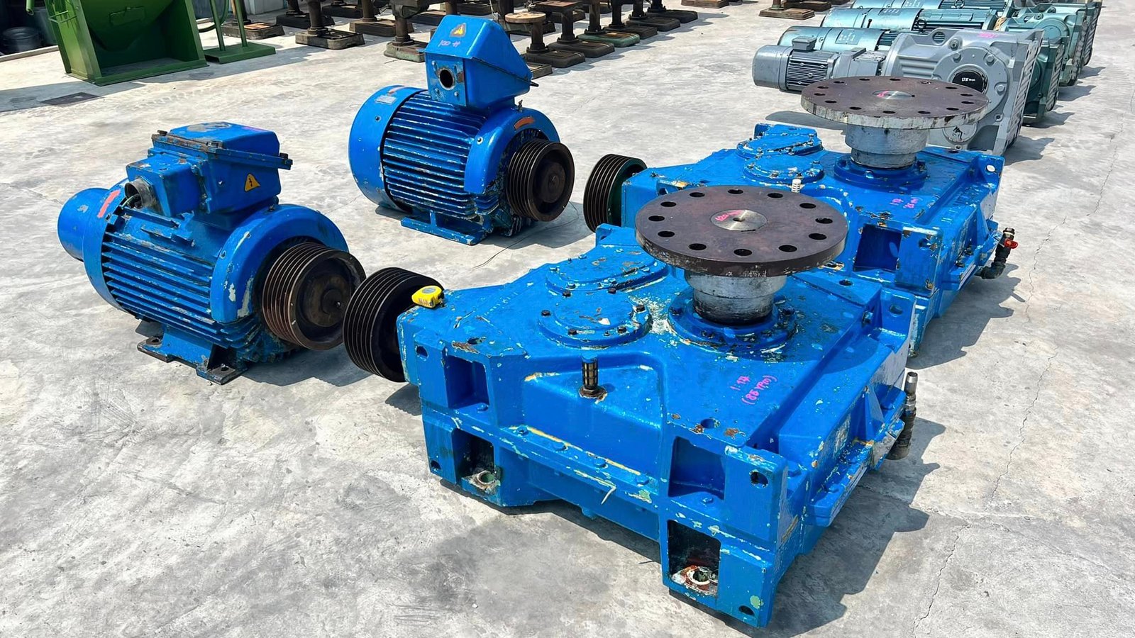 ชุดมอเตอร์เกียร์ทดกำลังSUMITOMO HANSEN JAPANอัตราทด 1:17 ( 85 rpm ) เกียร์บ็อคแบบยูนิเวอร์แซล จับวางติดตั้งได้หลายรูปทรงอิสระอเนกประสงค์ (งานเดิมใช้งานแบบเพลาหงาย) ชุดมอเตอร์เกียร์ทดกำลังSUMITOMO HANSEN JAPANอัตราทด 1:17 ( 85 rpm ) เกียร์บ็อคแบบยูนิเวอร์แซล จับวางติดตั้งได้หลายรูปทรงอิสระอเนกประสงค์ (งานเดิมใช้งานแบบเพลาหงาย)