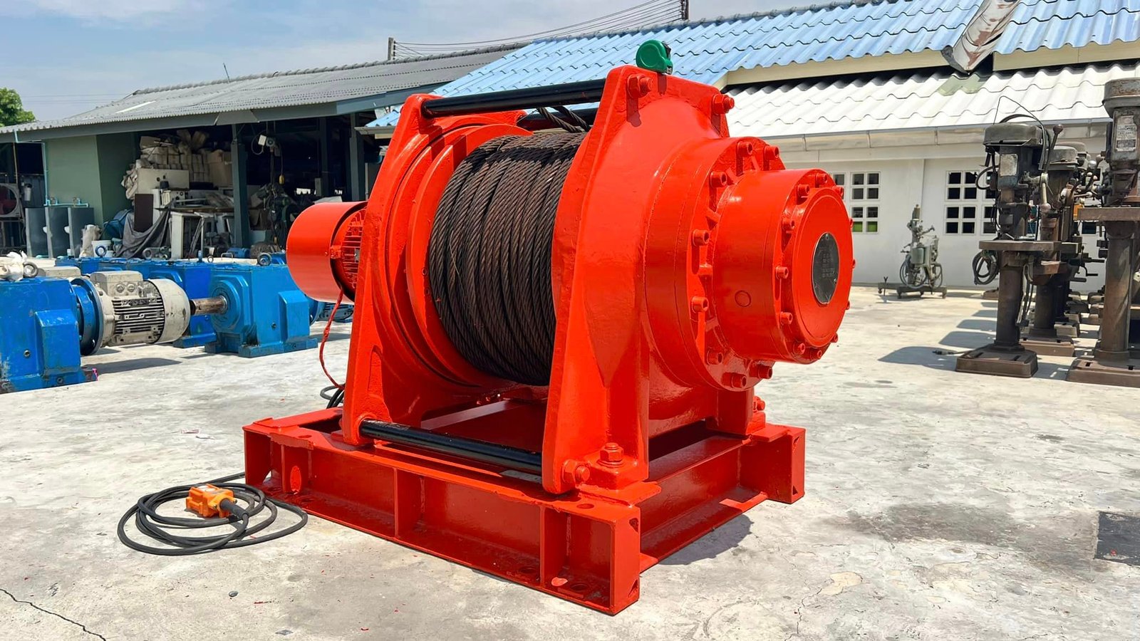 กว้านสลิงไฟฟ้า(WINCH) งานยุโรป ขนาด 3000 KG (3 ton) สลิงโต 14 mm x 200 m 380V กว้านสลิงไฟฟ้า(WINCH) งานยุโรป ขนาด 3000 KG (3 ton) สลิงโต 14 mm x 200 m 380V