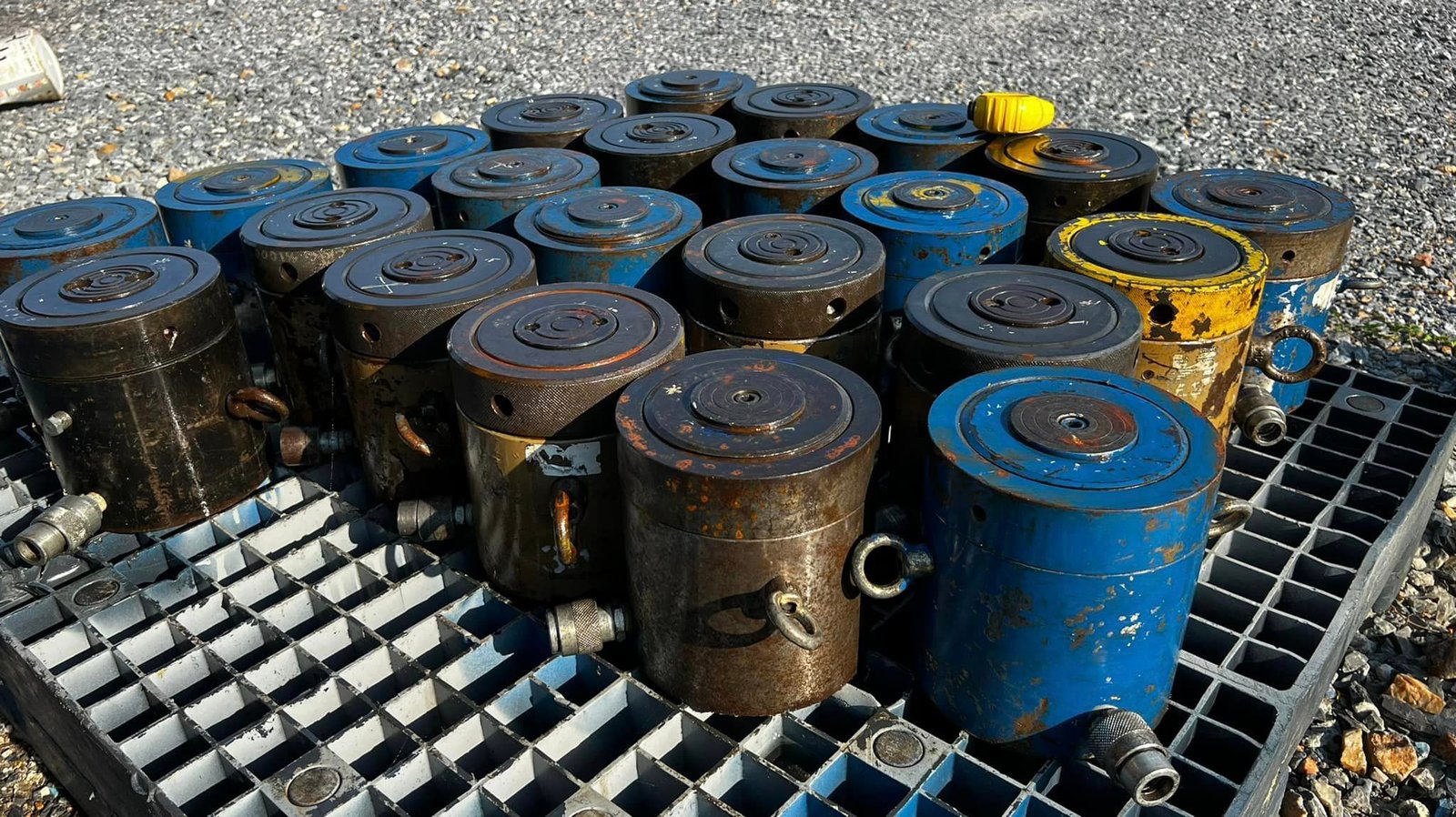 แม่แรงกระปุก100ตัน(Hydraulic Bottle Jack) ขนาด 100 ton แม่แรงกระปุก100ตัน(Hydraulic Bottle Jack) ขนาด 100 ton