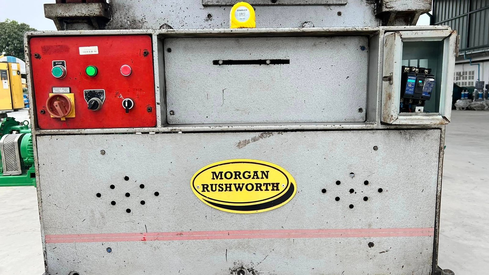 เครื่องตัดเหล็กอเนกประสงค์UNIVERSAL MORGAN ENGLAND Hydrulic Press : 45 ton 4-6 mm ตัดแผ่น ฉาก บาก กล เครื่องตัดเหล็กอเนกประสงค์UNIVERSAL MORGAN ENGLAND Hydrulic Press : 45 ton 4-6 mm ตัดแผ่น ฉาก บาก กล