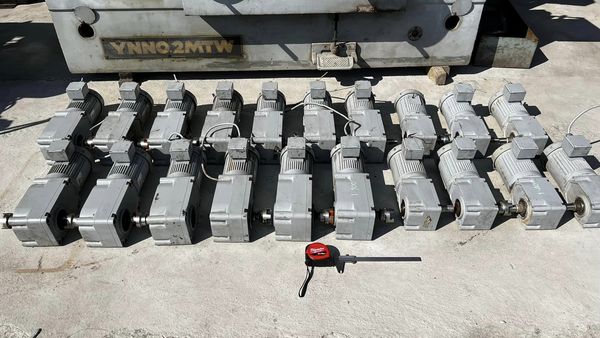 มอเตอร์เกียร์ทดกำลังญี่ปุ่น GTR GEAR JAPAN ขนาด 1-2 HP อัตราทด 1:30 1:40 1:80 1:100 ระบบไฟ 380V