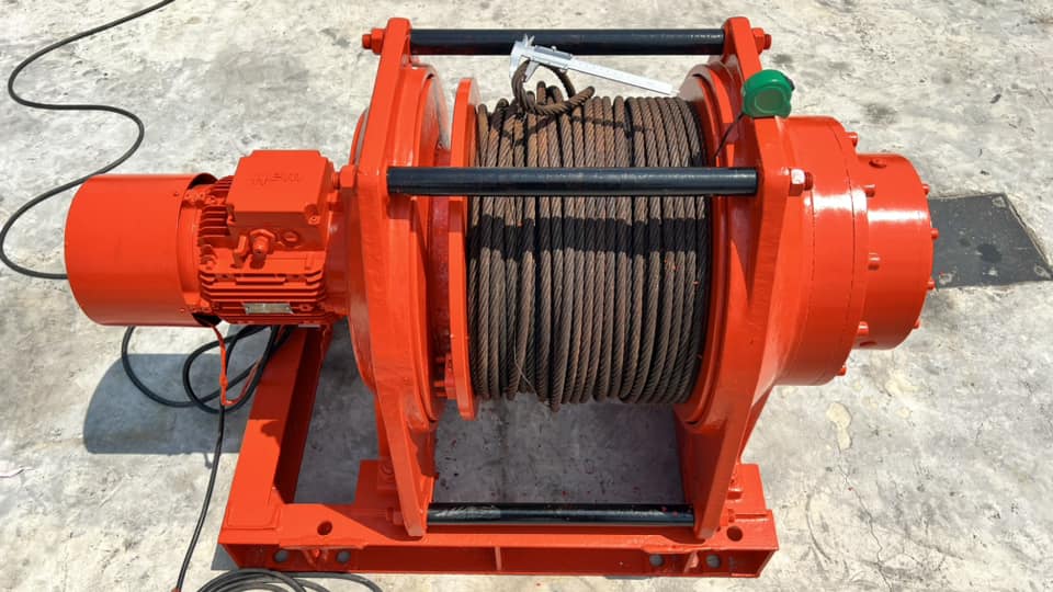 กว้านสลิงไฟฟ้า(WINCH) งานยุโรป ขนาด 3000 KG (3 ton) สลิงโต 14 mm x 200 m 380V กว้านสลิงไฟฟ้า(WINCH) งานยุโรป ขนาด 3000 KG (3 ton) สลิงโต 14 mm x 200 m 380V