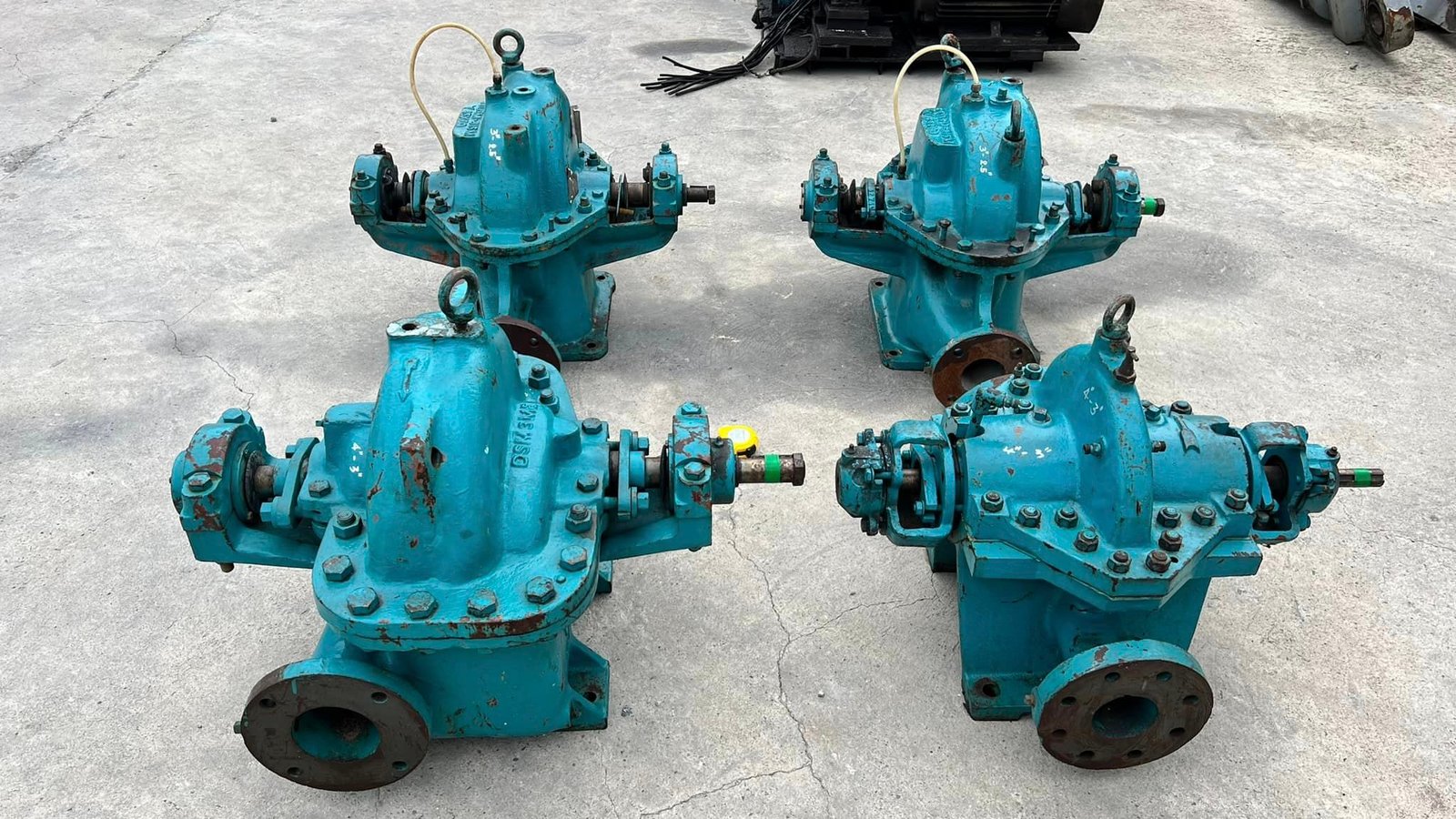 เหลือ 2 ตัว 
หัวปั้มน้ำสปริทเคส(SplitcasePump) ของใหม่เก็บสแปยังไม่ได้ใช้งาน  เข้ามา 4 ตัว