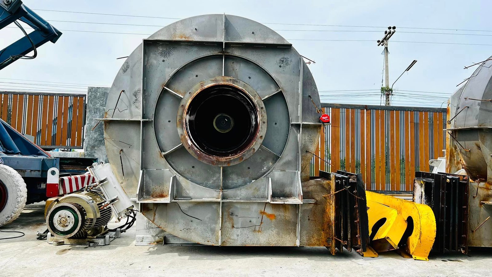 เหลือ 1 ตัว
โบลเวอร์ดูดเป่าระบายอากาศงานญี่ปุ่น CHIYODA OSAKA NIPPON ขนาด 50 HP 1460 RPM 200V