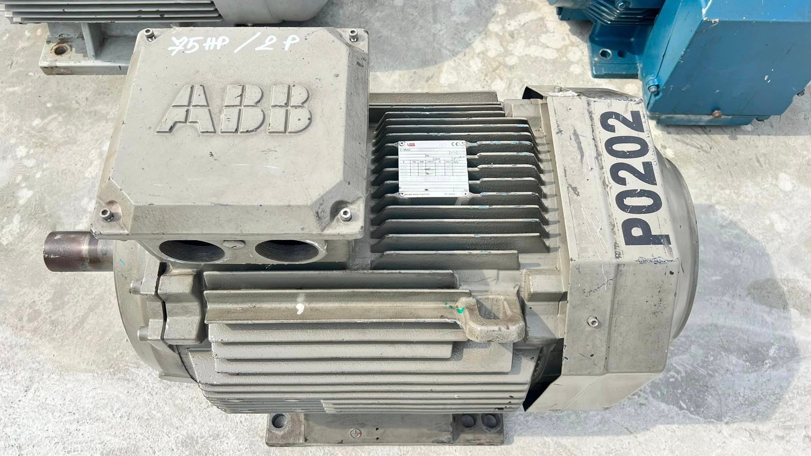 เหลือ 3 ตัว  มอเตอร์ไฟฟ้ากำลัง ขนาด 75 HP รอบการทำงาน 2 P 4 P 6 P ระบบไฟ380V