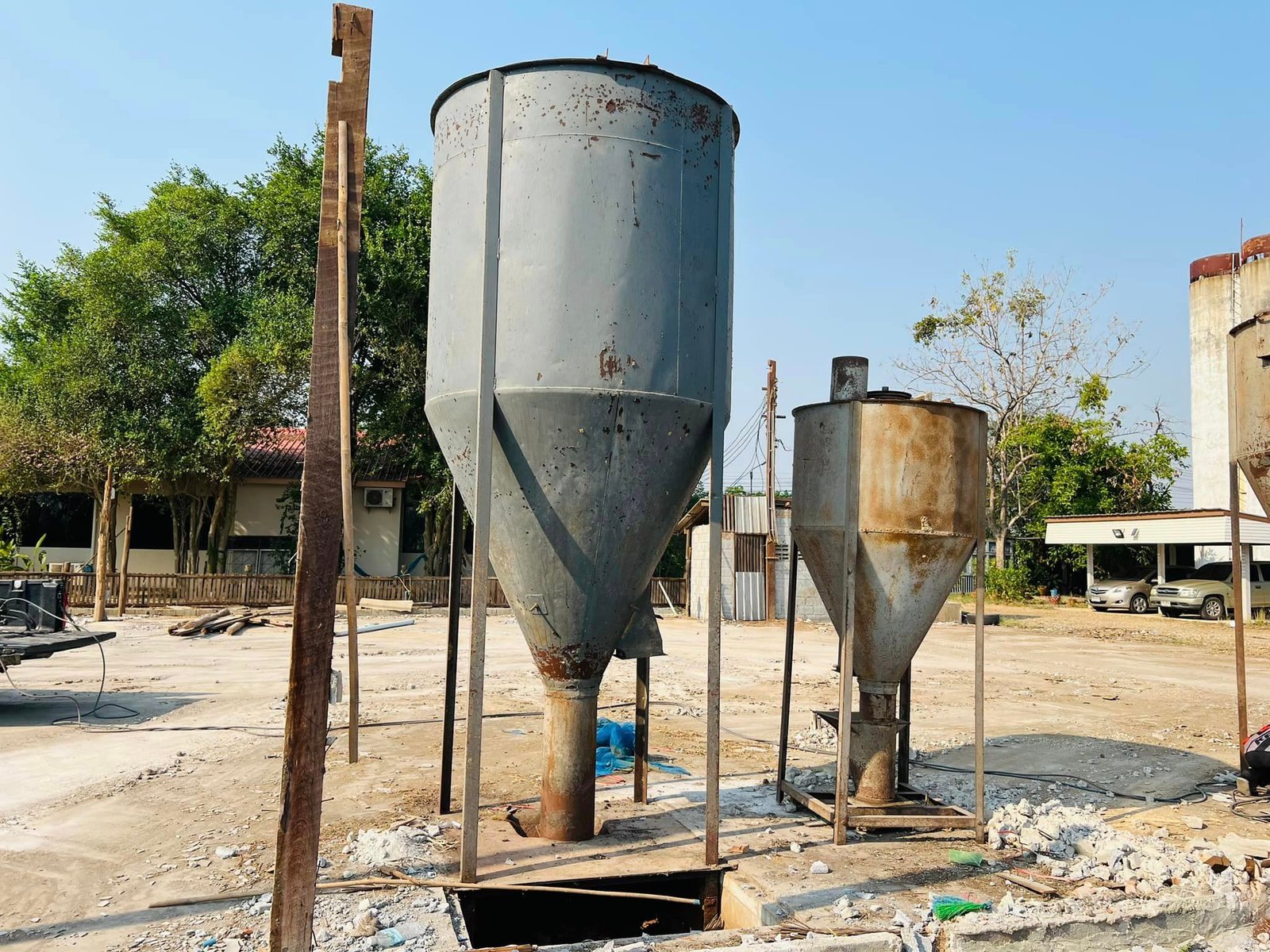 ไซโลผสมอาหารสัตว์ ขนาด 300 / 500 / 1000 KG
