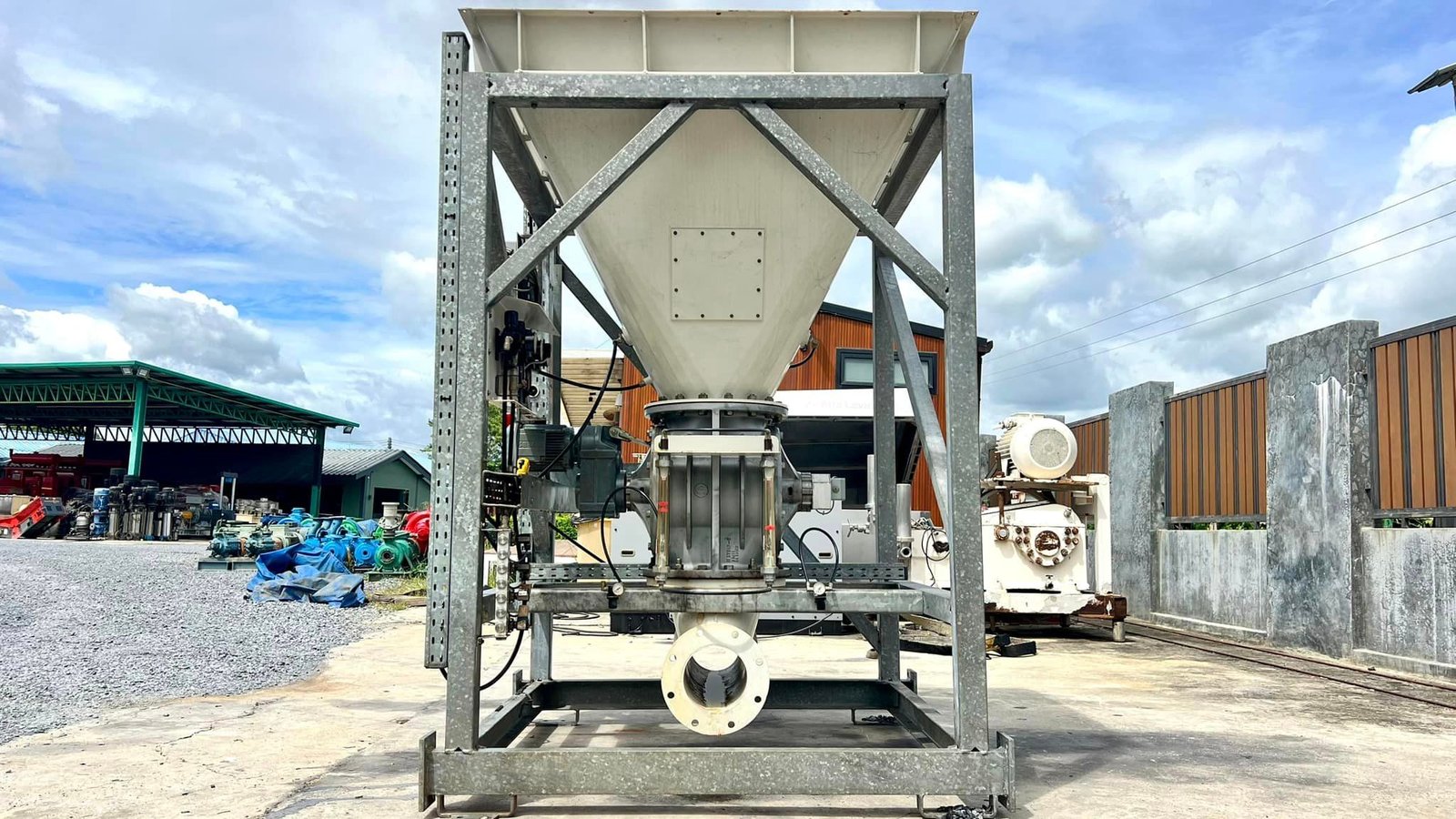 ของใหม่เก่าเก็บ แอล็อคสเตนเลส(RotaryValve) REIMELT GERMANYขนาด 16” เกียร์ขับ SEW Eurodrive 2 HP ของใหม่เก่าเก็บ แอล็อคสเตนเลส(RotaryValve) REIMELT GERMANYขนาด 16” เกียร์ขับ SEW Eurodrive 2 HP