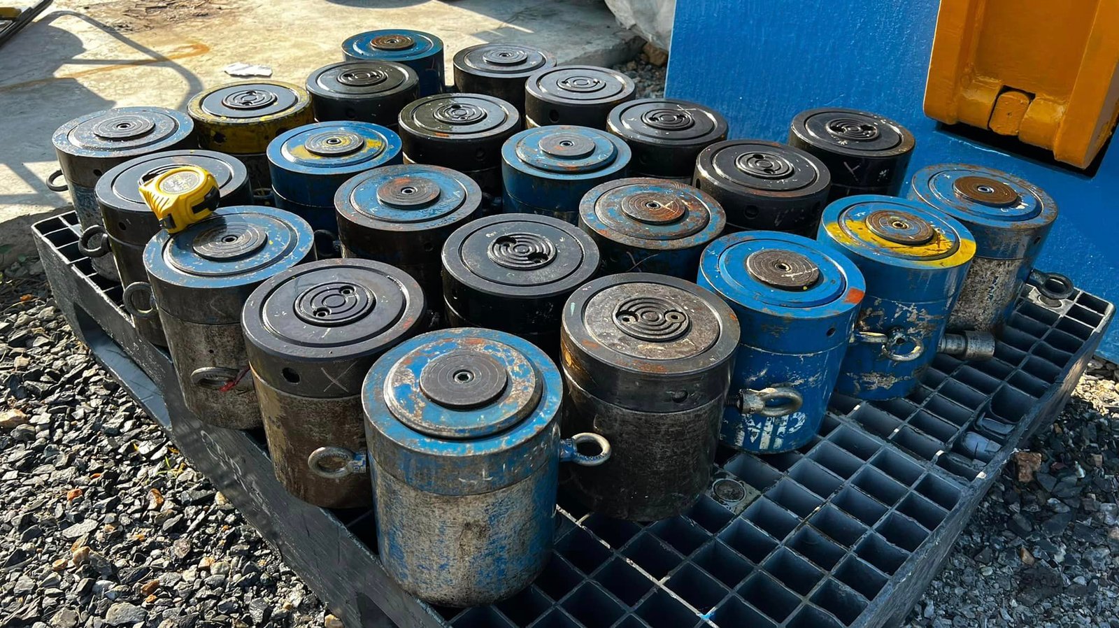 แม่แรงกระปุก100ตัน(Hydraulic Bottle Jack) ขนาด 100 ton แม่แรงกระปุก100ตัน(Hydraulic Bottle Jack) ขนาด 100 ton