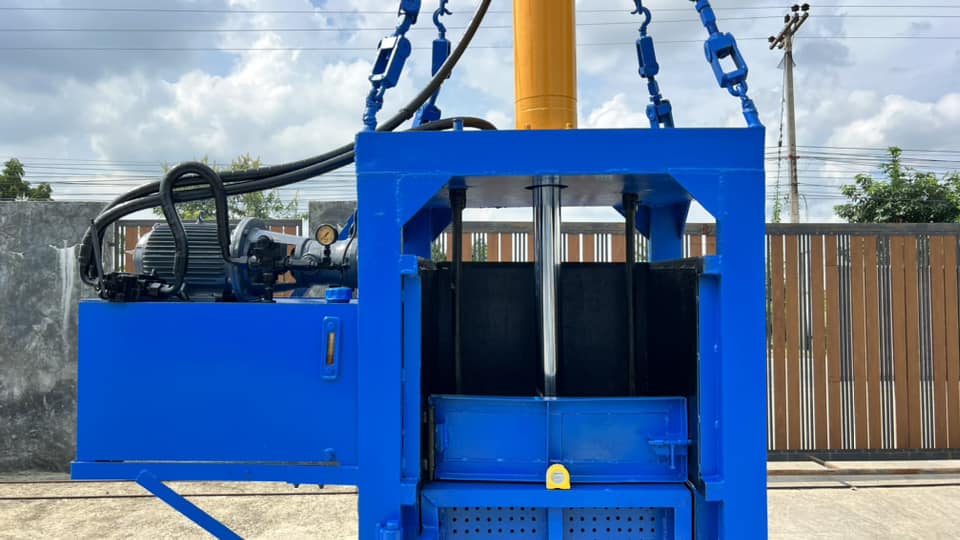 เครื่องอัดขยะอัดก้อนรีไซเคิล อัดก้อนน้ำหนักประมาน 300 kg + -   ขนาด 10 HP  380V