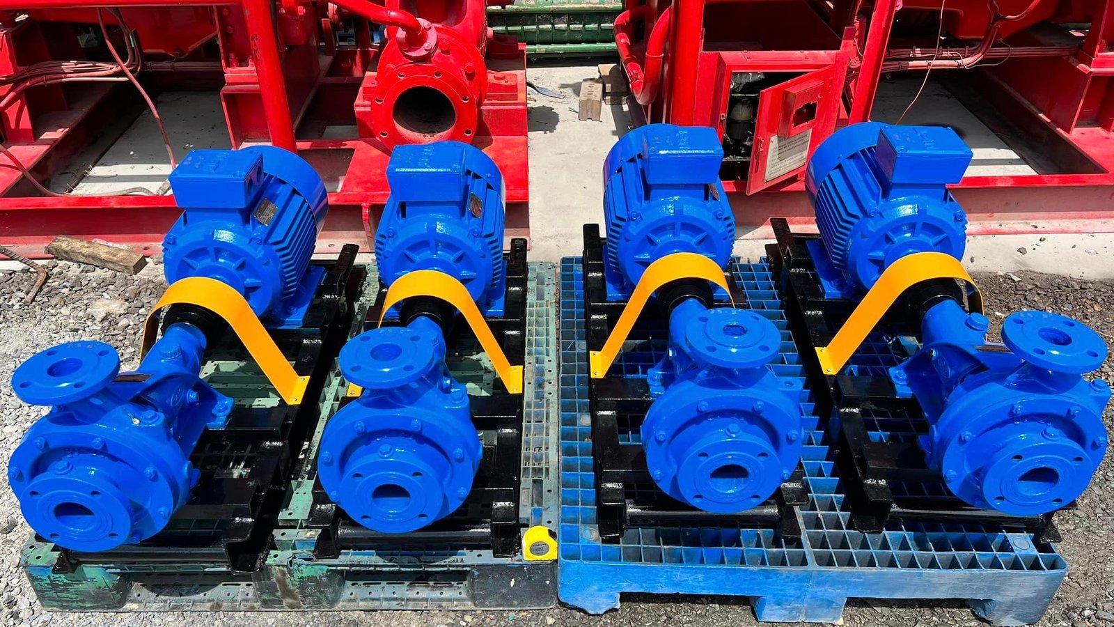 ชุดปั้มน้ำหอยโข่ง TAKI PUMPS ขนาด 15 HP  2.5"- 2"   Q : 52 m3 h   H : 40 m   ระบบไฟ 380V