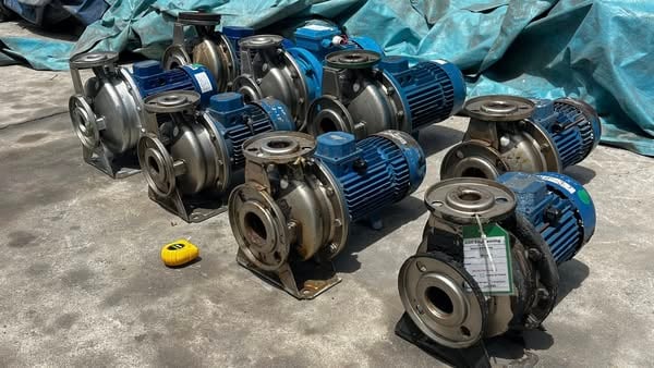 ปั้มน้ำหอยโข่งสเตนเลสEBARA ITALY 380V เข้ามา 8 ตัว