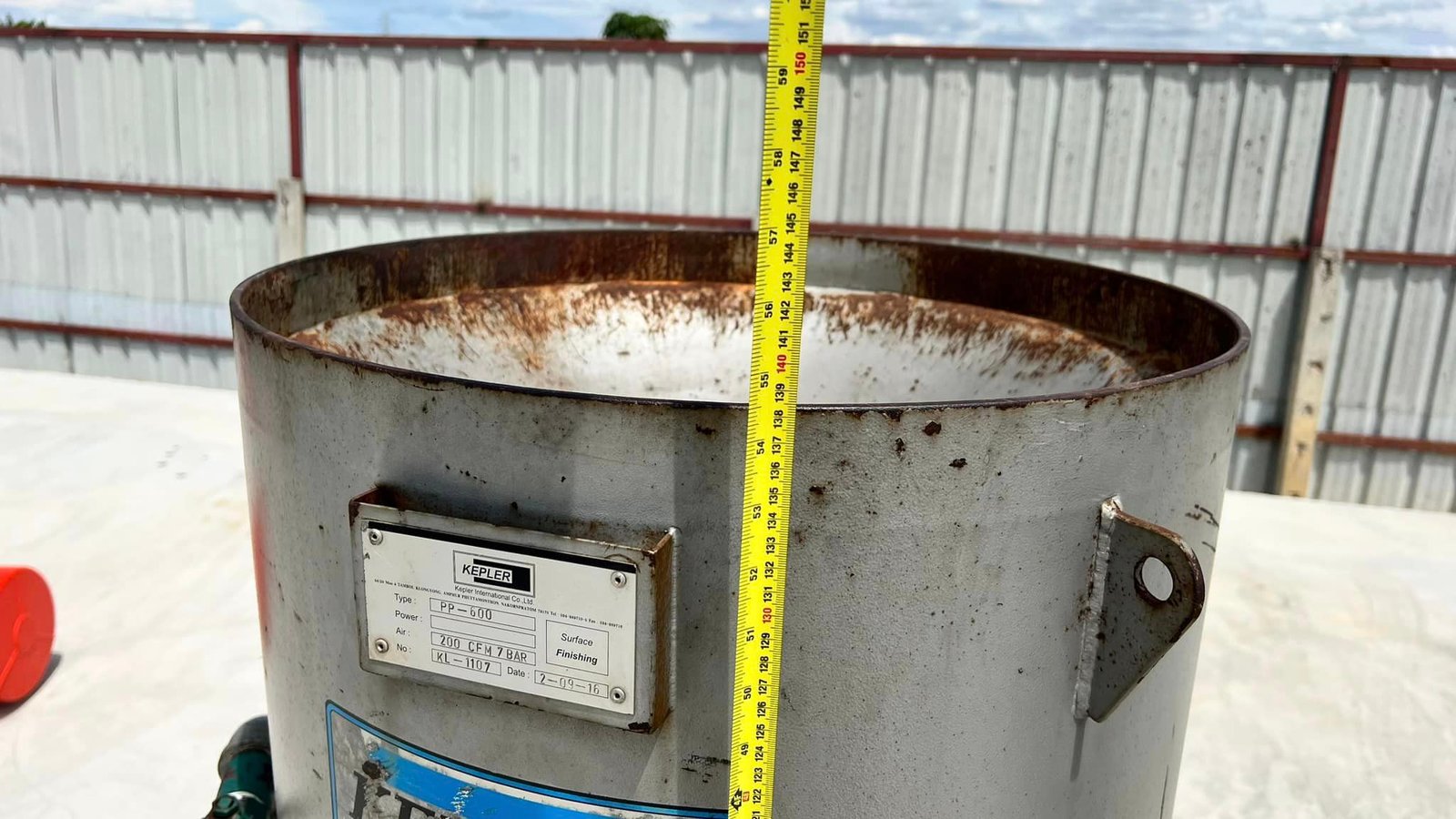 ถังยิงทรายกลางแจ้ง KEPLER รุ่น PP-600 AIR 200 CFM 7 Bar อุปกรณ์มีมาตามรูปภาพประกอบ