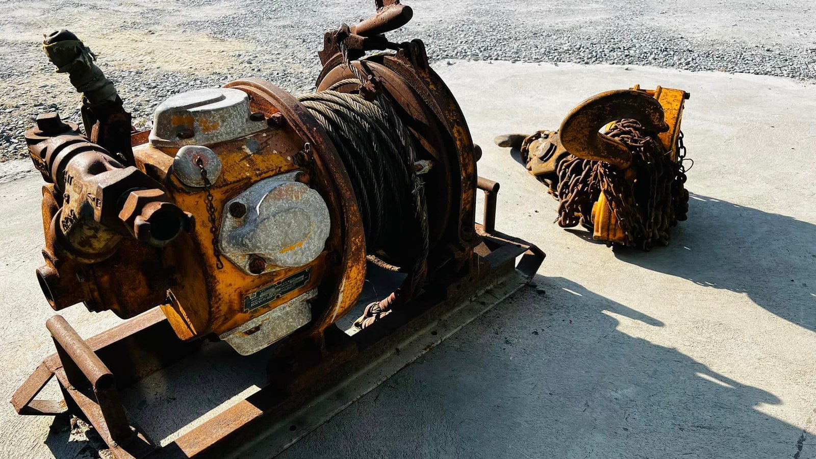 ขายเหมาสุดคุ้ม วินซ์ไฮดรอลิคอเมริกาและรอกสาวญี่ปุ่น ขายตามสภาพ WINCH INGERSOLL-RAND USA รอกสาว KITO 