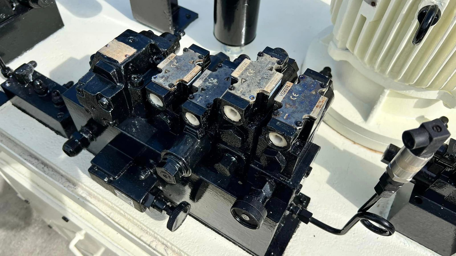 ชุดต้นกำลังปั้มน้ำมันไฮดรอลิค(PowerUnit) ขนาด 15 HP  Press : 150-210 bar  ความจุถัง 350 Litr  ระบบไฟ 380V