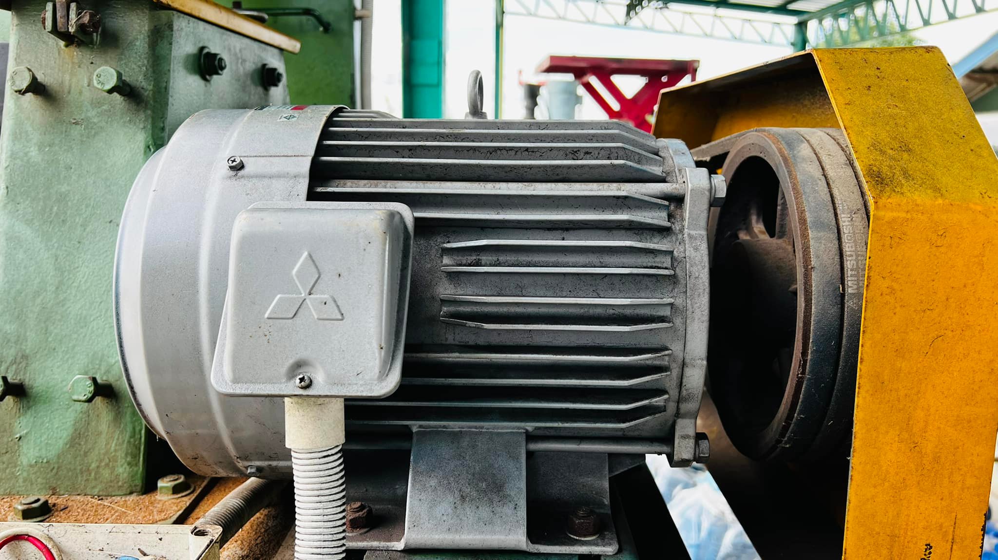 เครื่องยิงทรายแบบสายพานกลิ้ง Shot Blasting รุ่น 200 ขนาดมาตรฐาน ระบบไฟ 380V