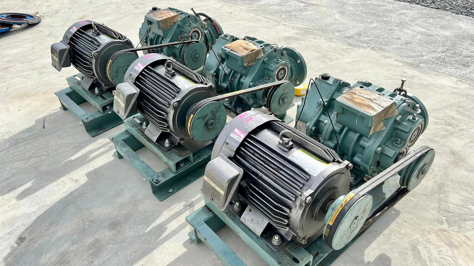 เหลือ 2 ชุด รูทโบลเวอร์อัดอากาศเก่าญี่ปุ่น ANLET JAPAN รุ่น BE 65 (2.5") มอเตอร์ Mitsubishi 5 HP 200