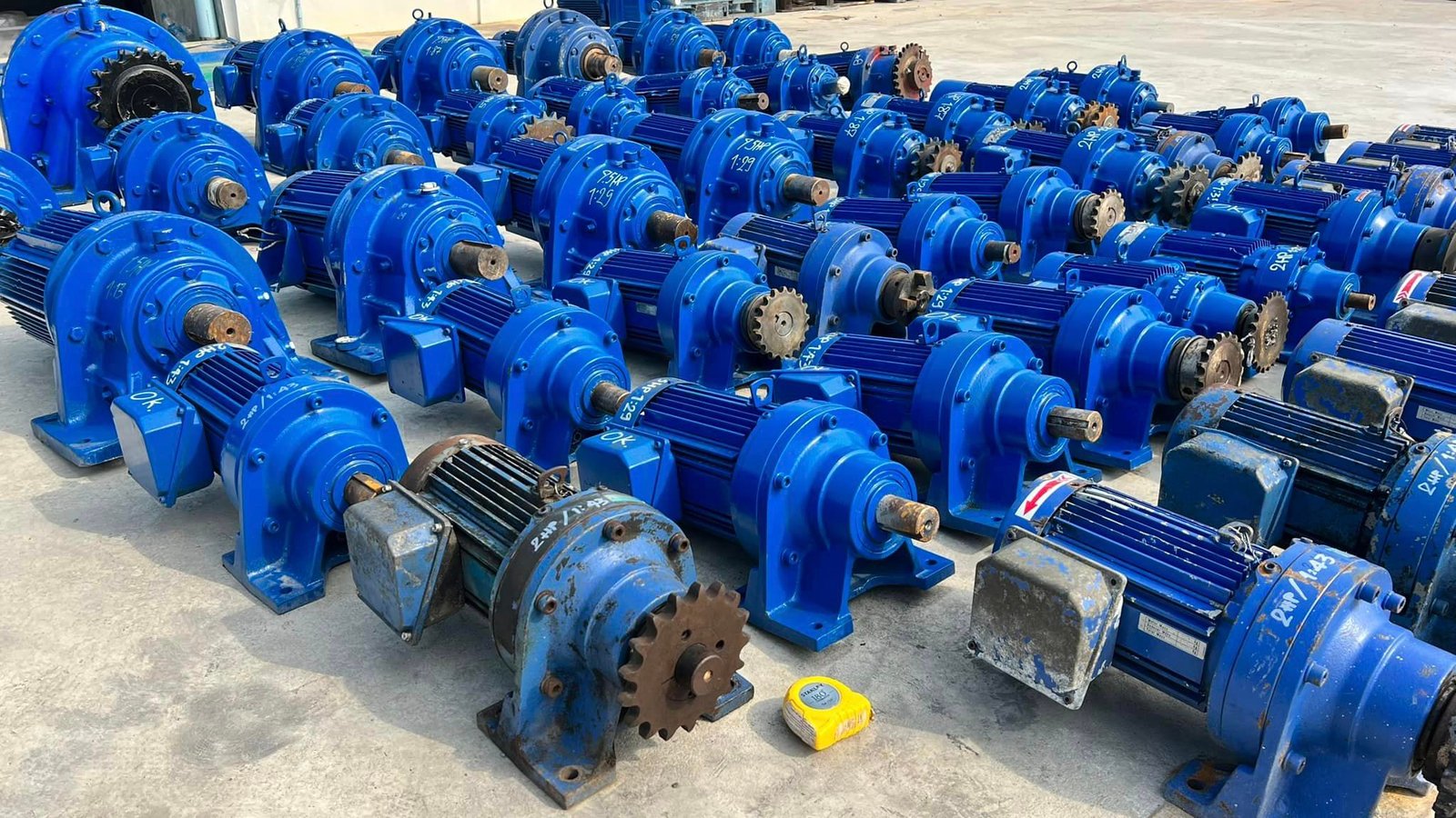 มอเตอร์เกียร์ทดกำลังญี่ปุ่น SUMITOMO JAPAN ขนาด 1 - 30 HP อัตราทด 1 ต่อ 8-17-21-25-29-35-43-51-59–87 มอเตอร์เกียร์ทดกำลังญี่ปุ่น SUMITOMO JAPAN ขนาด 1 - 30 HP อัตราทด 1 ต่อ 8-17-21-25-29-35-43-51-59–87