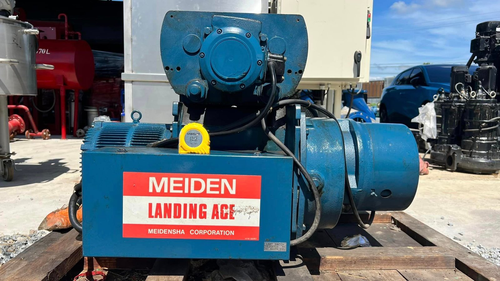 ของใหม่เก่าเก็บ
รอกสลิงไฟฟ้างานญี่ปุ่นMEIDENSHA JAPANขนาด 3000 kg (3 t)รุ่นพิเศษ 2 Speed‼️สลิงยาว 6 m 4 ทิศทาง 380V ของใหม่เก่าเก็บ
รอกสลิงไฟฟ้างานญี่ปุ่นMEIDENSHA JAPANขนาด 3000 kg (3 t)รุ่นพิเศษ 2 Speed‼️สลิงยาว 6 m 4 ทิศทาง 380V
