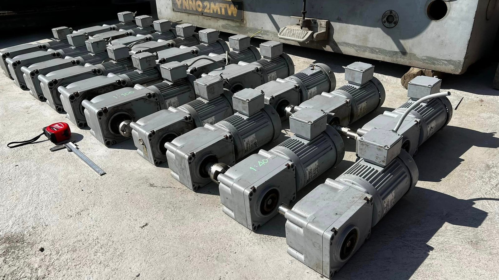 มอเตอร์เกียร์ทดกำลังญี่ปุ่น GTR GEAR JAPAN ขนาด 1-2 HP อัตราทด 1:30 1:40 1:80 1:100 ระบบไฟ 380V