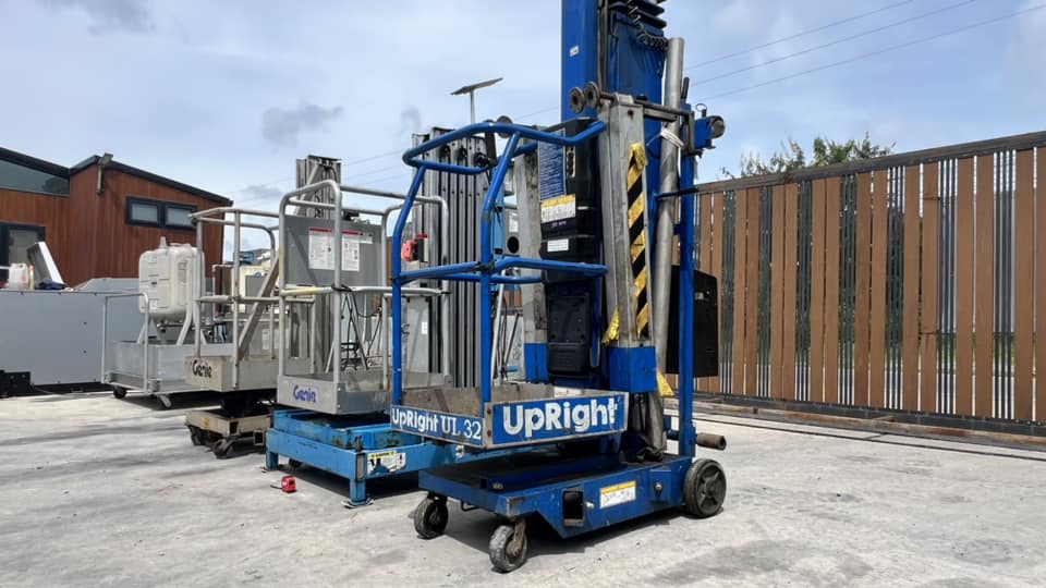 ลิฟท์กระเช้าไฟฟ้า(Personal_Lift) Made in USAลิฟท์บุคคลสำหรับเซอร์วิสงานในอาคารสูง ในโกดัง โรงงาน ใช้ ลิฟท์กระเช้าไฟฟ้า(Personal_Lift) Made in USAลิฟท์บุคคลสำหรับเซอร์วิสงานในอาคารสูง ในโกดัง โรงงาน ใช้