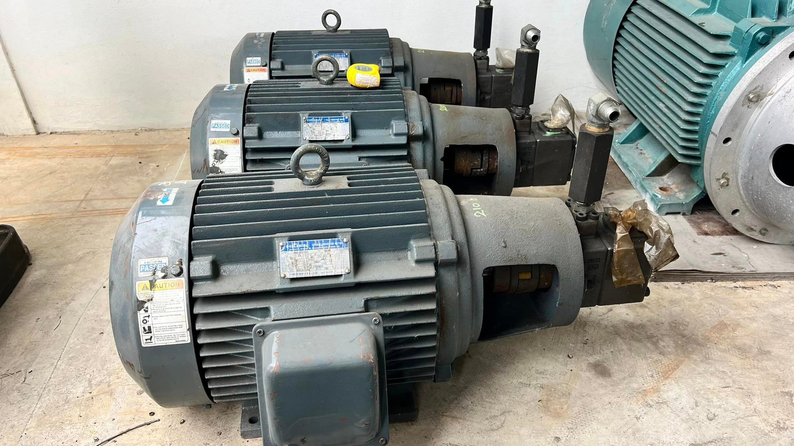 ชุดมอเตอร์ปั้มน้ำมันไฮดรอลิค(VANE_PUMP) YUKEN PUMP  Press : 210 bar  มอเตอร์ 30 HP 380V สภาพสวยพร้อมใช้ เข้ามา 3 ตัว