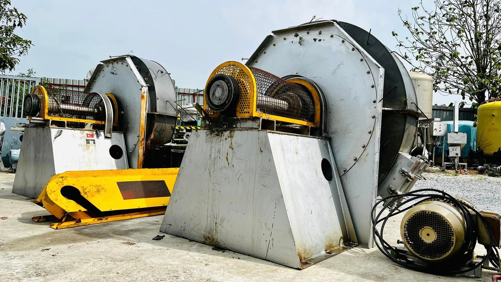 เหลือ 1 ตัว
โบลเวอร์ดูดเป่าระบายอากาศงานญี่ปุ่น CHIYODA OSAKA NIPPON ขนาด 50 HP 1460 RPM 200V