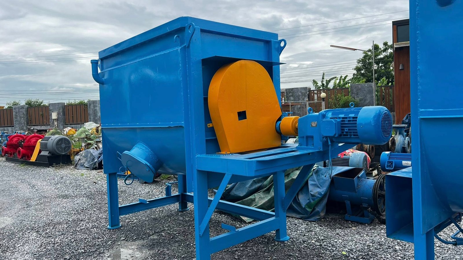 เหลือ 1 ใบ ถังกวนผสมแนวนอน แบบ 2 ชั้น ขนาด 1 ton (1000 kg) มีระบบสตีมให้ความร้อน ใบกวนแบบริบบอน เกีย เหลือ 1 ใบ ถังกวนผสมแนวนอน แบบ 2 ชั้น ขนาด 1 ton (1000 kg) มีระบบสตีมให้ความร้อน ใบกวนแบบริบบอน เกีย