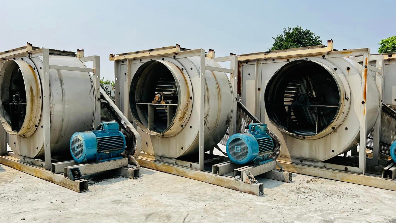 โบลเวอร์ดูดเป่าระบายอากาศ NICOTRA FAN BLOWER ขนาดใบพัด 30"  (75 cm) มอเตอร์ 7.5 HP 380V (บอดี้สูง x ยาว) 120 x 200 cm