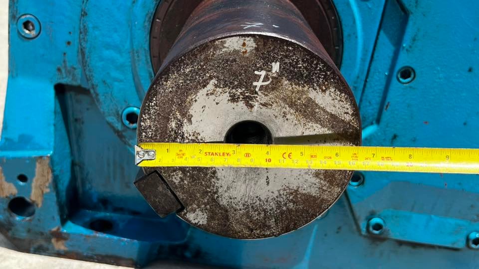 เกียร์บ็อคงานยุโรป(GEAR_BOX) ขนาดใหญ่ อัตราทด 1 : 71 (20 rpm) เพลาออกโต 7” ใช้กับมอเตอร์ ขนาด 180 HP