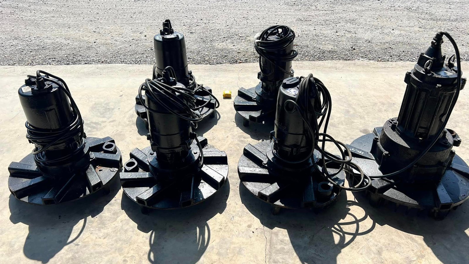 ปั้มเติมอากาศบ่อบำบัด TSURUMI & SHINMAYWA ขนาด 7.5 HP ท่อ 2" ระบบไฟ 380V