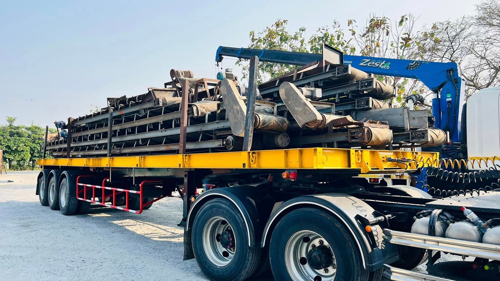 สายพานลำเลียง(CONVEYOR) ขนาดความยาว 2.2 - 5 เมตร มีเกียร์ต้นกำลังมาพร้อมทุกตัว ขนาด 2~3 HP ระบบไฟ 38 สายพานลำเลียง(CONVEYOR) ขนาดความยาว 2.2 - 5 เมตร มีเกียร์ต้นกำลังมาพร้อมทุกตัว ขนาด 2~3 HP ระบบไฟ 38
