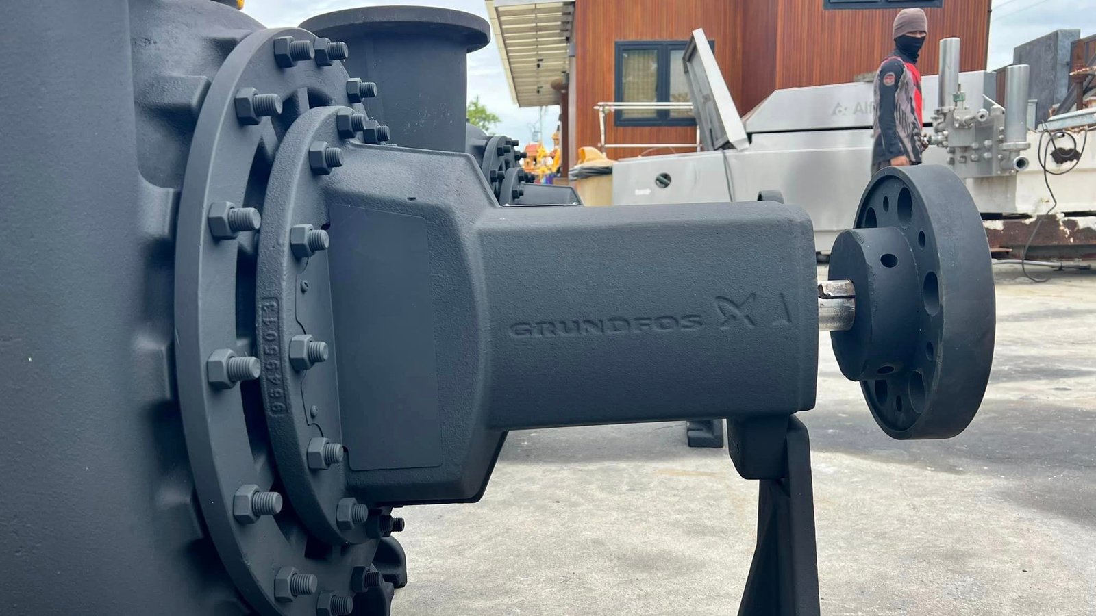 หัวปั้มน้ำหอยโข่งกรุนฟอร์ต(GRUNDFOS) ขนาดท่อ 10”~ 8” Q : 550 m3 hr H : 60 m 1450 rpm สภาพสวยหมุนนิ่ม
