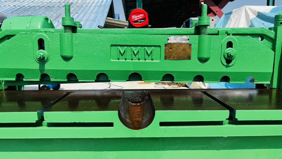เครื่องตัดเหล็กแผ่นญี่ปุ่น TKT MMM JAPAN ระบบเดินเฟือง หน้ากว้างใบมีด 1 เมตร (100 cm) ตัดหนา 3.2 mm ระบบไฟ 380V