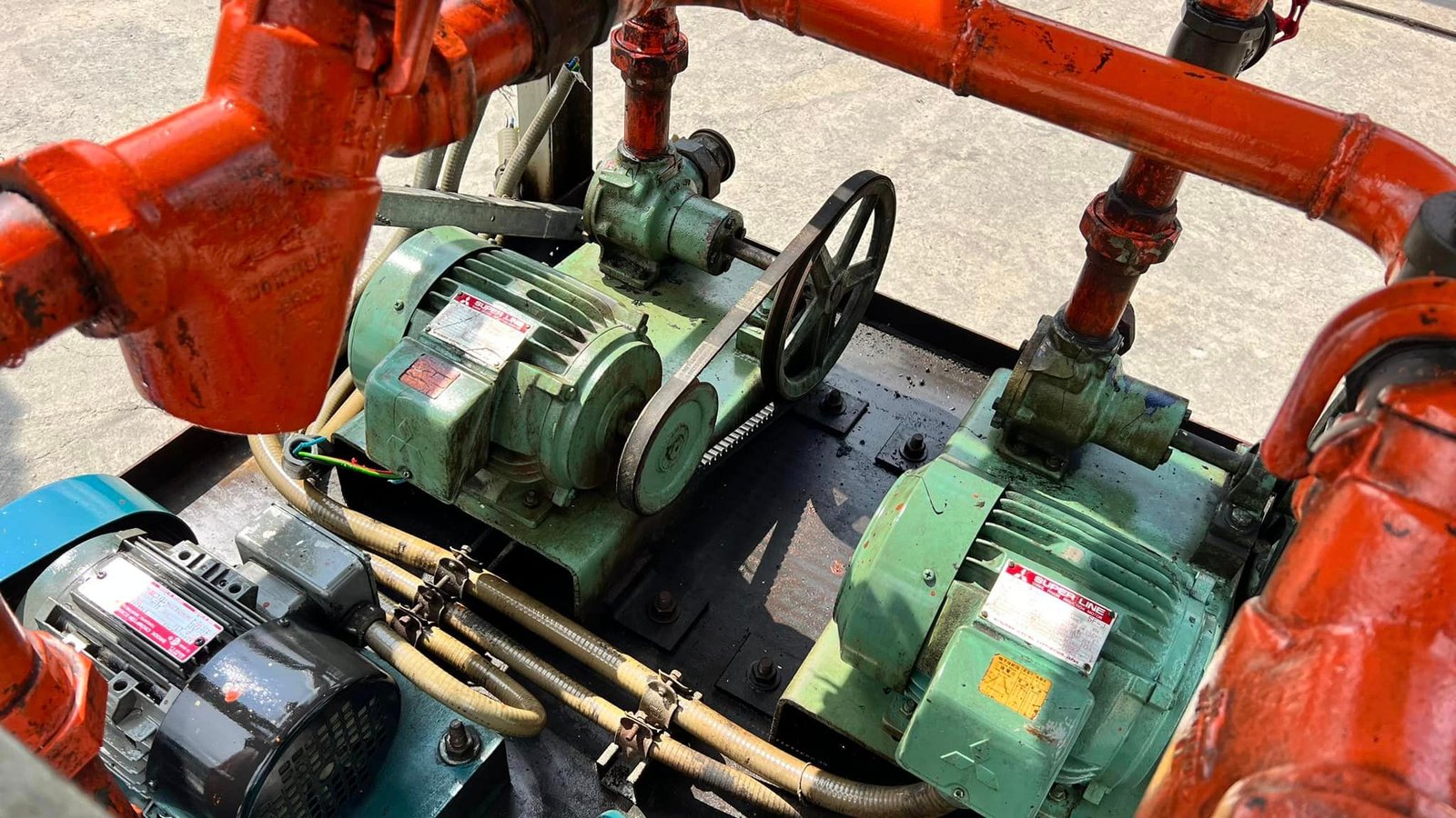 ชุดถังเก็บจ่ายน้ำมันแบบสเตนเลส วัสดุตัวถังเป็นสเตนเลส ขนาด 1500 Litr
