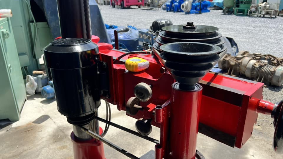 สว่านเรเดียล(สว่านแขน) แขน 700 mm ระบบไฟ 380V สภาพสวยพร้อมใช้งาน สว่านเรเดียล(สว่านแขน) แขน 700 mm ระบบไฟ 380V สภาพสวยพร้อมใช้งาน