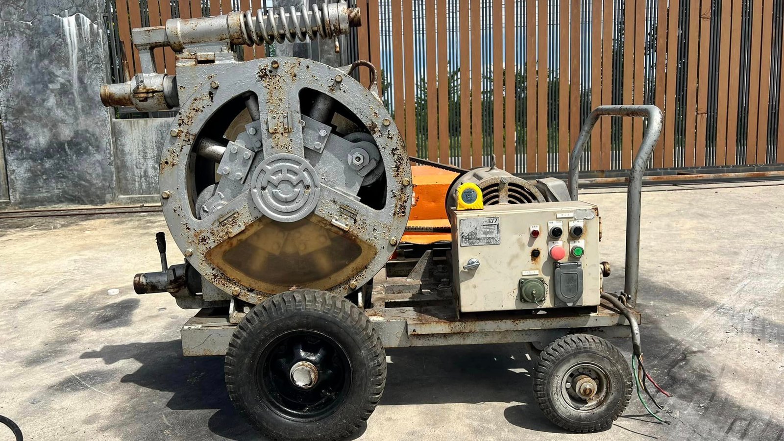 ปั้มดูดโคลนเลนสิ่งปฎิกูลงานเก่าญี่ปุ่นJAPAN ขนาดท่อ 2" มอเตอร์  7.5 HP380V