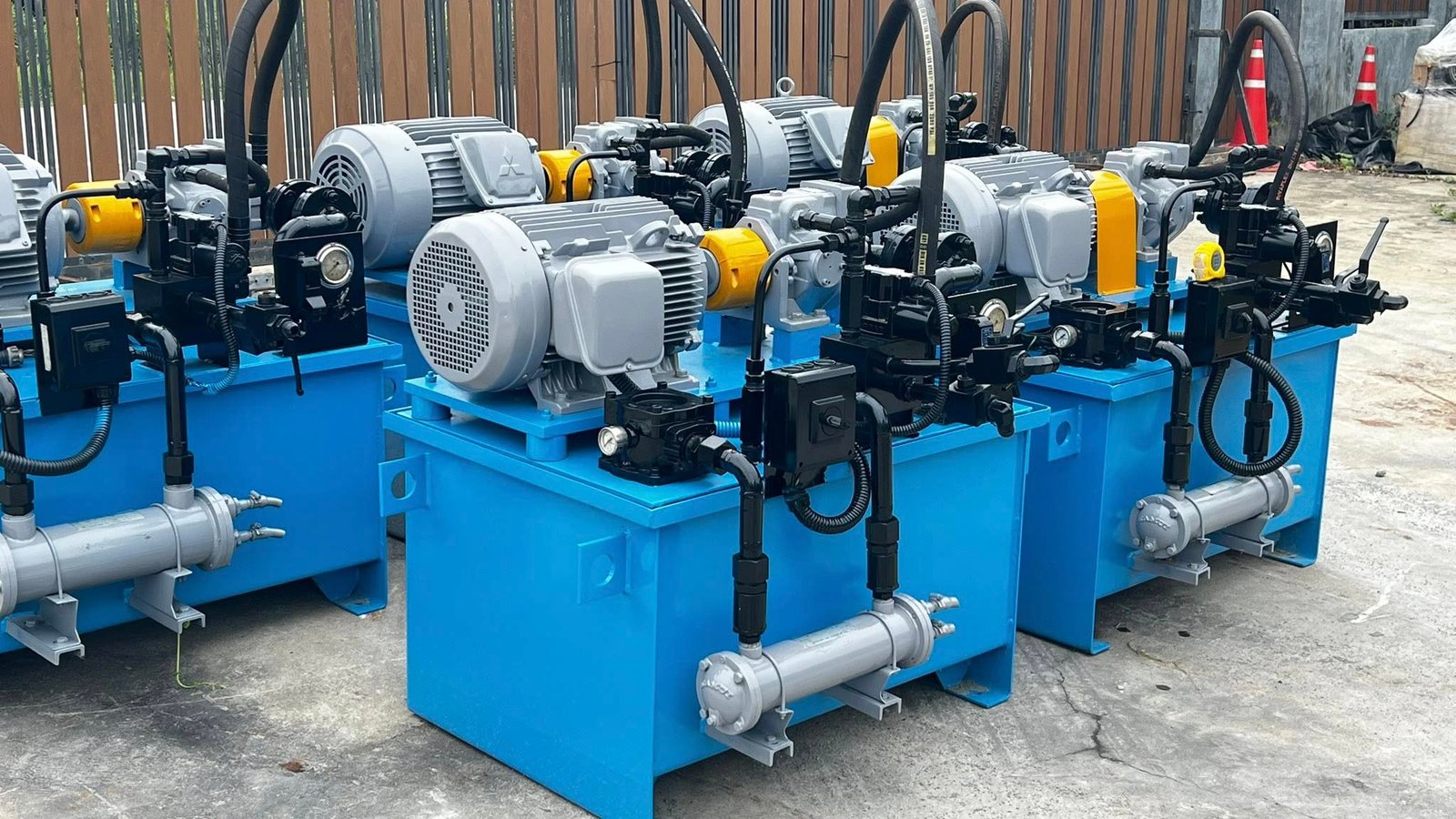 ชุดต้นกำลังปั้มน้ำมันไฮดรอลิค(PowerUnit)YUKEN PUMP JAPANขนาด 15 HP Press : 160 bar ถังพักบรรจุ 230 L ชุดต้นกำลังปั้มน้ำมันไฮดรอลิค(PowerUnit)YUKEN PUMP JAPANขนาด 15 HP Press : 160 bar ถังพักบรรจุ 230 L