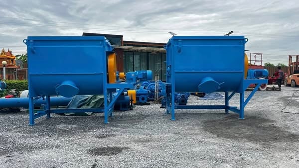 เหลือ 1 ใบ ถังกวนผสมแนวนอน แบบ 2 ชั้น ขนาด 1 ton (1000 kg) มีระบบสตีมให้ความร้อน ใบกวนแบบริบบอน เกีย