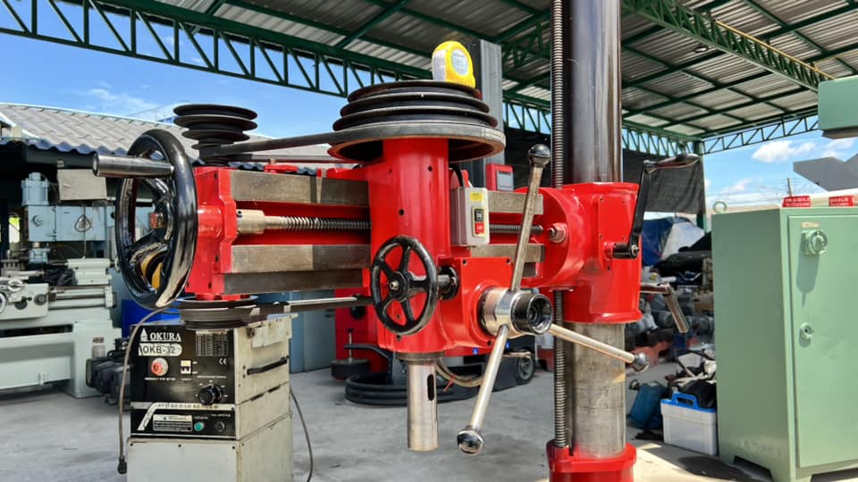 สว่านเรเดียล(สว่านแขน) แขน 700 mm ระบบไฟ 380V สภาพสวยพร้อมใช้งาน สว่านเรเดียล(สว่านแขน) แขน 700 mm ระบบไฟ 380V สภาพสวยพร้อมใช้งาน