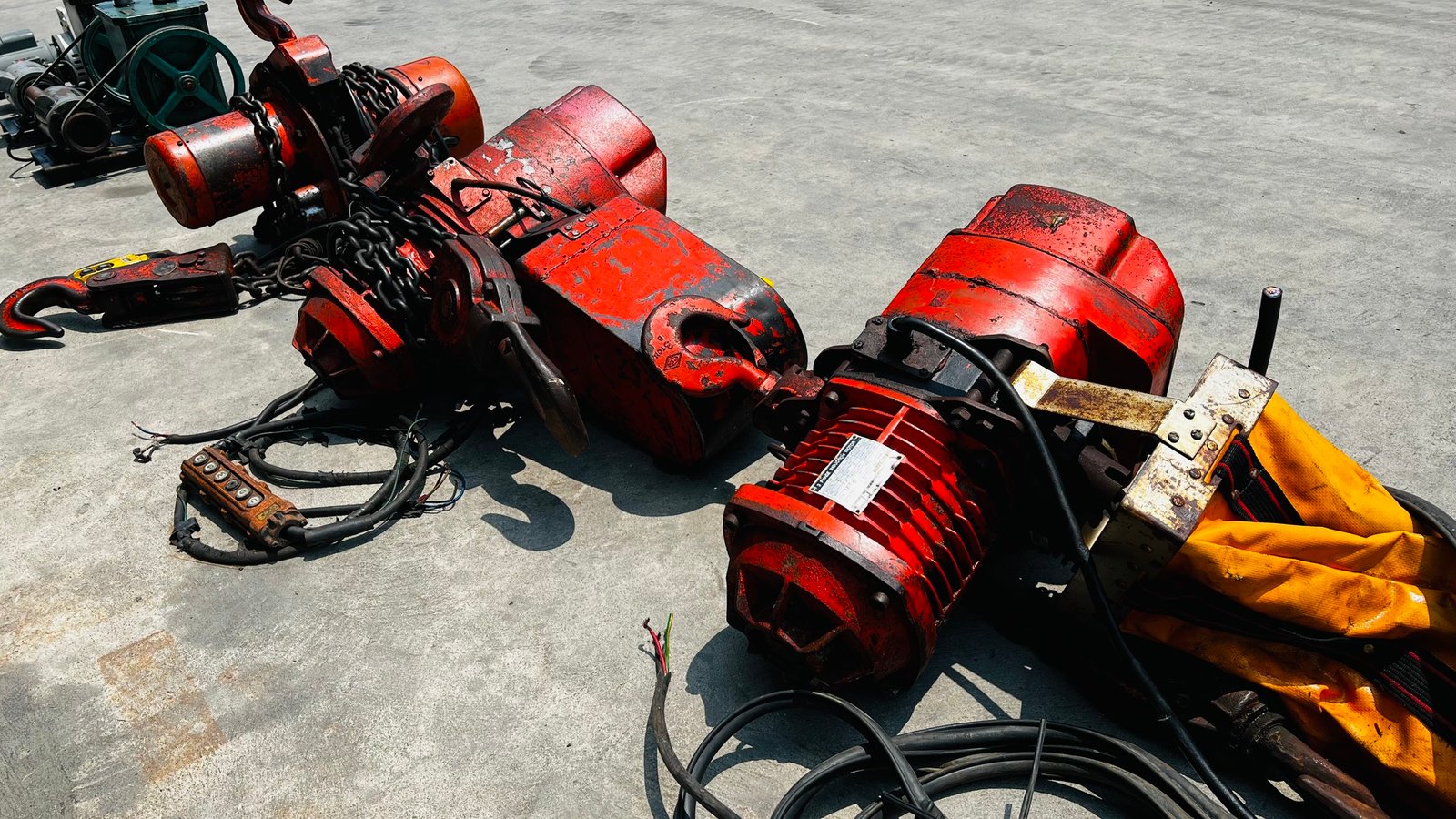 ราคาสุดเร้าใจ รอกโซ่ไฟฟ้า ขนาด 3000-5000 kg ระบบไฟ 380V โซ่ยาว 5 m ราคาสุดเร้าใจ รอกโซ่ไฟฟ้า ขนาด 3000-5000 kg ระบบไฟ 380V โซ่ยาว 5 m