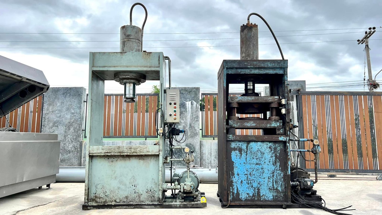 Mid_year_Sale_2023 สินค้าโปรโมชั่นลดราคาพิเศษ แท่นอัดอัดไฮดรอลิค(Hydrulic_Press) ขนาด 25 HP - 30 H Mid_year_Sale_2023 สินค้าโปรโมชั่นลดราคาพิเศษ แท่นอัดอัดไฮดรอลิค(Hydrulic_Press) ขนาด 25 HP - 30 H