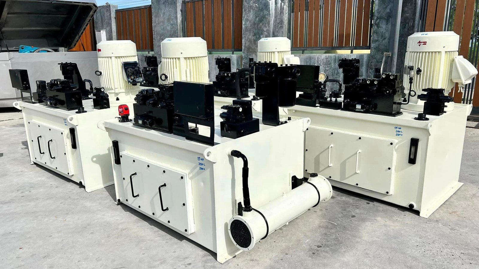 ชุดต้นกำลังปั้มน้ำมันไฮดรอลิค(PowerUnit) ขนาด 15 HP  Press : 150-210 bar  ความจุถัง 350 Litr  ระบบไฟ 380V