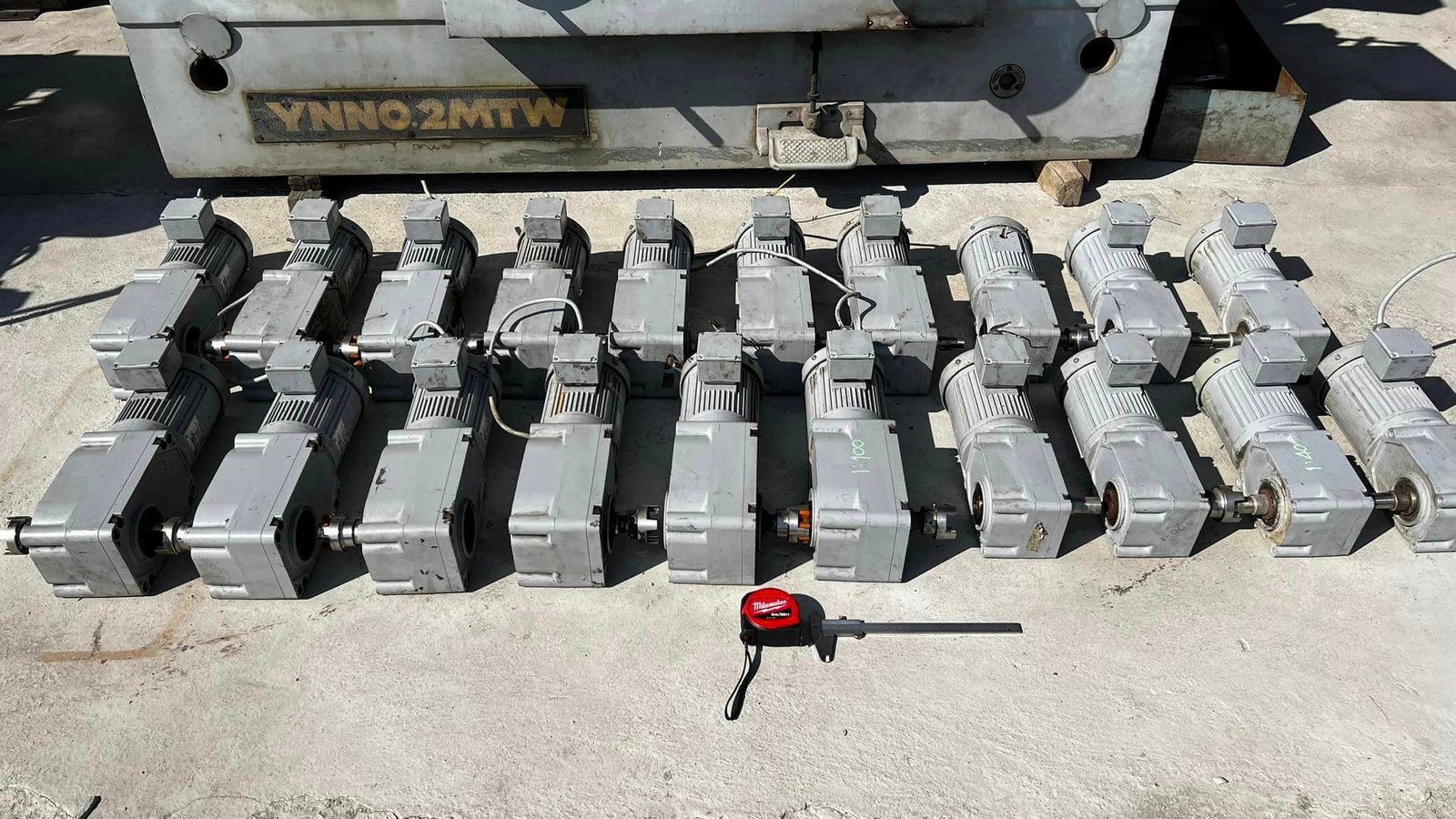 มอเตอร์เกียร์ทดกำลังญี่ปุ่น GTR GEAR JAPAN ขนาด 1/2 HP อัตราทด 1:30 / 1:40 / 1:80 / 1:100 ระบบไฟ 380 มอเตอร์เกียร์ทดกำลังญี่ปุ่น GTR GEAR JAPAN ขนาด 1/2 HP อัตราทด 1:30 / 1:40 / 1:80 / 1:100 ระบบไฟ 380