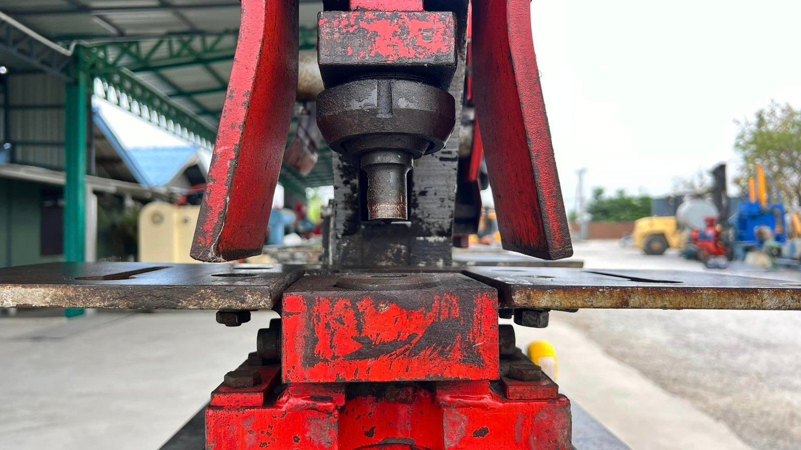 เครื่องตัดเหล็กอเนกประสงค์UNIVERSAL MORGAN ENGLAND Hydrulic Press : 45 ton 4-6 mm ตัดแผ่น ฉาก บาก กล