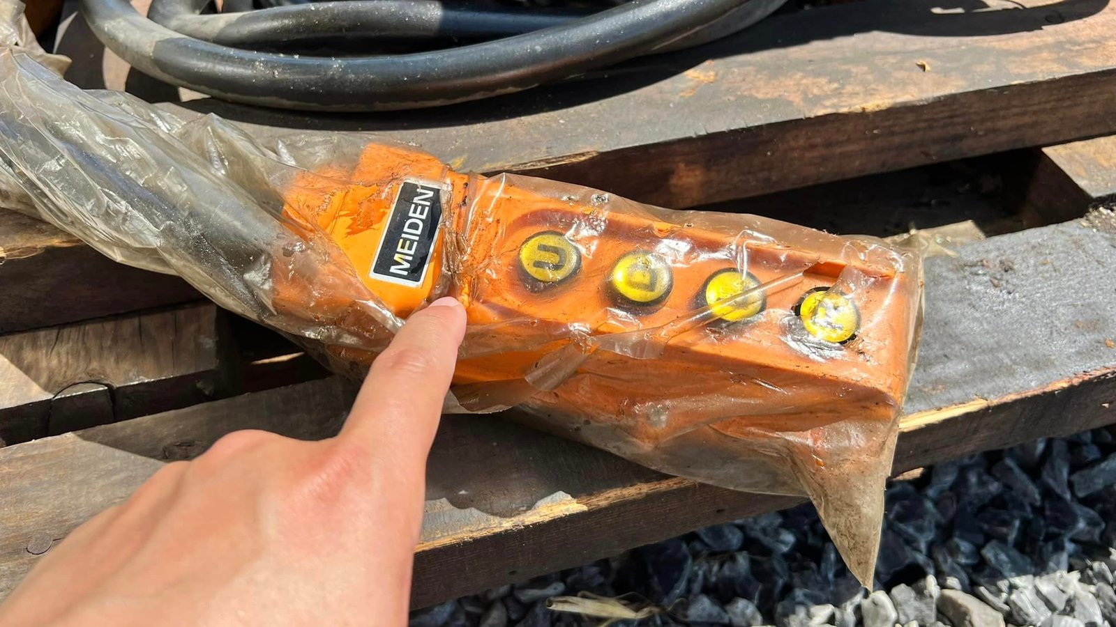 ของใหม่เก่าเก็บ
รอกสลิงไฟฟ้างานญี่ปุ่นMEIDENSHA JAPANขนาด 3000 kg (3 t)รุ่นพิเศษ 2 Speed‼️สลิงยาว 6 m  4 ทิศทาง 380V
