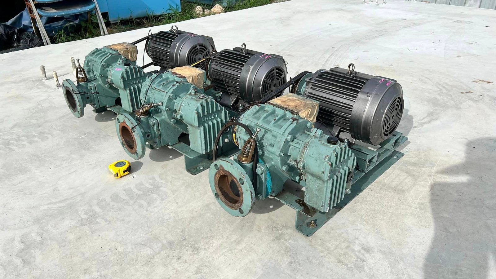 เหลือ 2 ชุด รูทโบลเวอร์อัดอากาศเก่าญี่ปุ่น ANLET JAPAN รุ่น BE 65 (2.5") มอเตอร์ Mitsubishi 5 HP 200 เหลือ 2 ชุด รูทโบลเวอร์อัดอากาศเก่าญี่ปุ่น ANLET JAPAN รุ่น BE 65 (2.5") มอเตอร์ Mitsubishi 5 HP 200